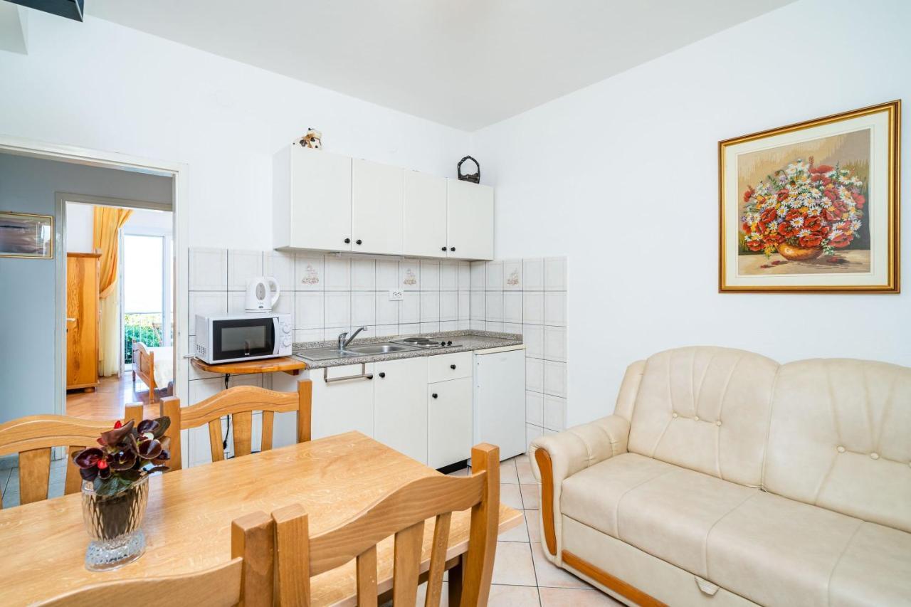 Apartments Nikolina Лумбарда Екстер'єр фото